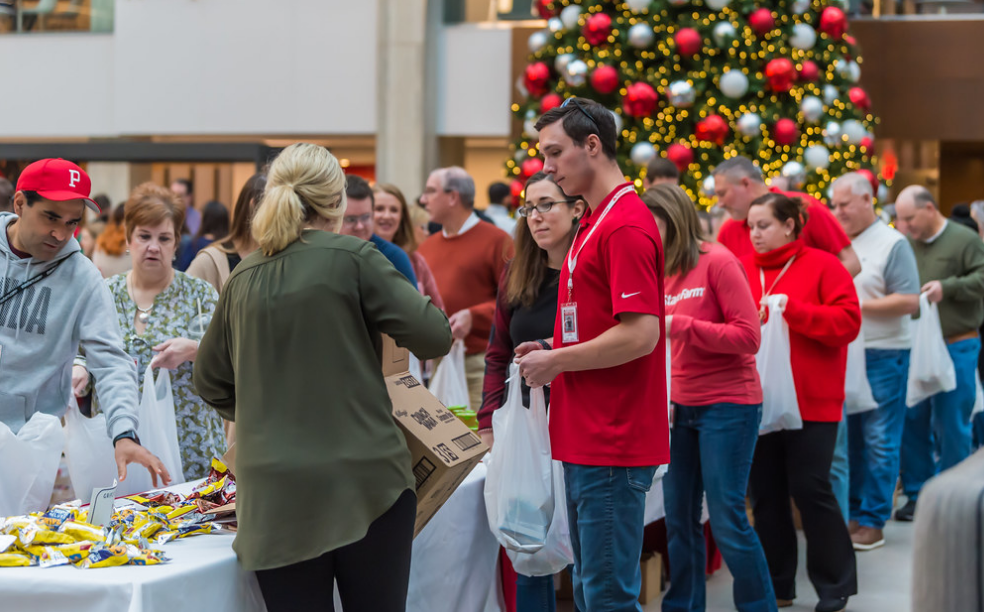 Christmas Day Volunteer Opportunities: Where Can I Help?
